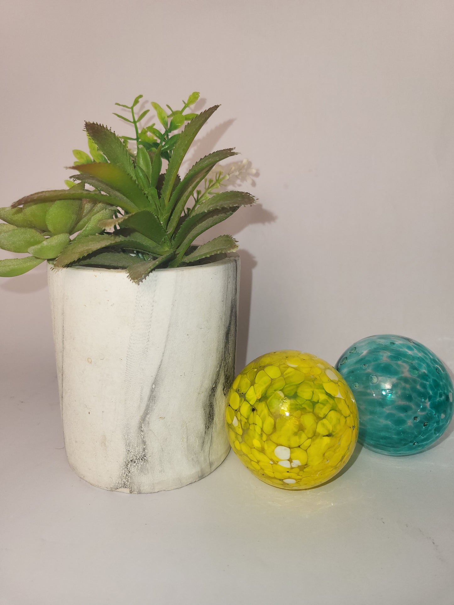 🌱 Self-Watering Glass Plant Globes (Set of 2) + Bonus Fake Succulent