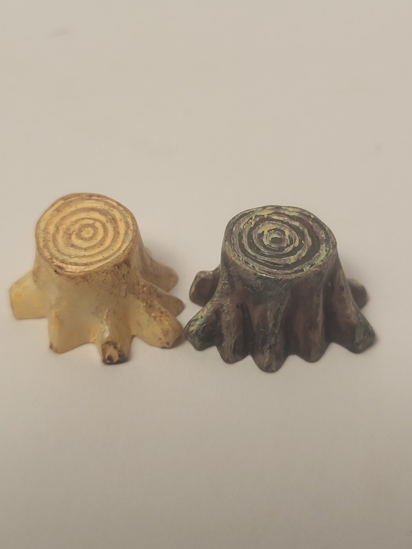 Miniature Woodland Critter & Scenery Set – Hedgehogs, Mushrooms, Tree Stumps, and More