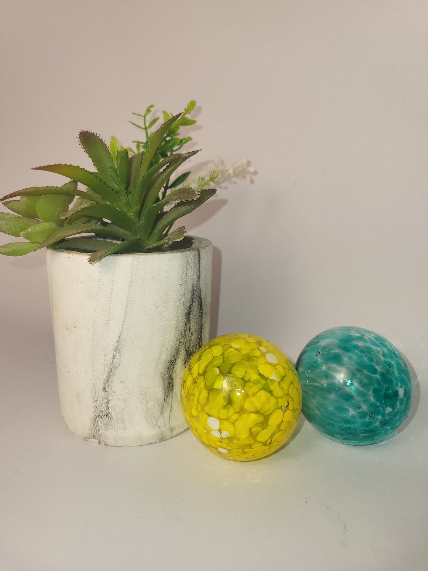 🌱 Self-Watering Glass Plant Globes (Set of 2) + Bonus Fake Succulent