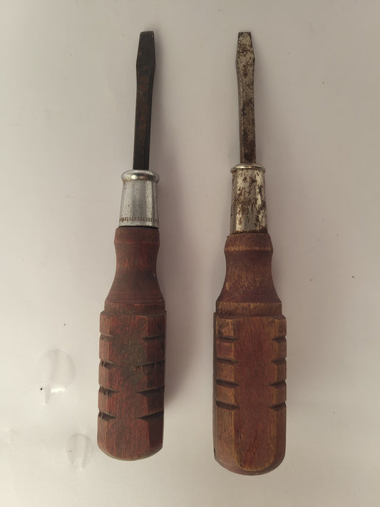 🪚 Vintage Wooden Handle Flathead Screwdrivers (Set of 2) – Rustic Hand Tools