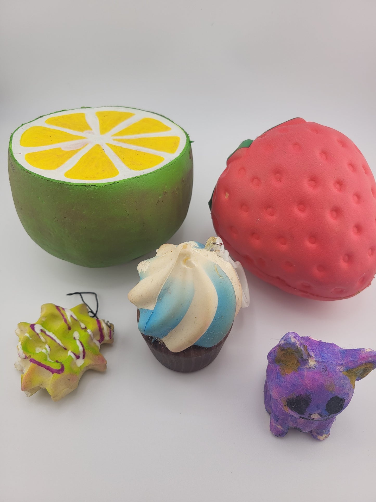 🖤 Grunge Aesthetic Squishy Toy Set – Rugged, Distressed, Alt-Inspired Stress Relief