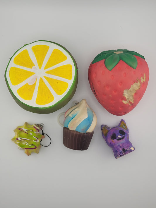🖤 Grunge Aesthetic Squishy Toy Set – Rugged, Distressed, Alt-Inspired Stress Relief