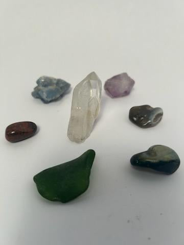 Mixed Crystal & Gemstone Collection – 7-Piece Set with Quartz Point, Amethyst, Sea Glass & More