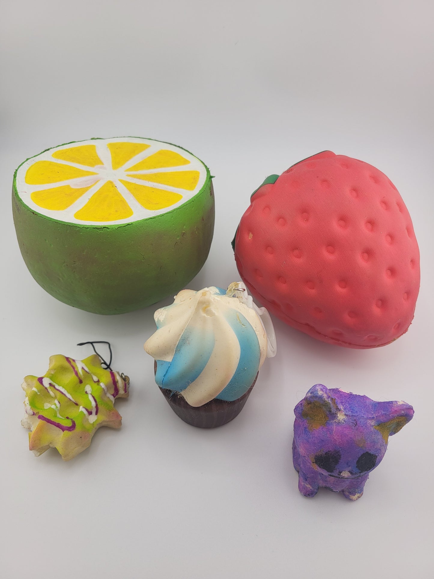 🖤 Grunge Aesthetic Squishy Toy Set – Rugged, Distressed, Alt-Inspired Stress Relief