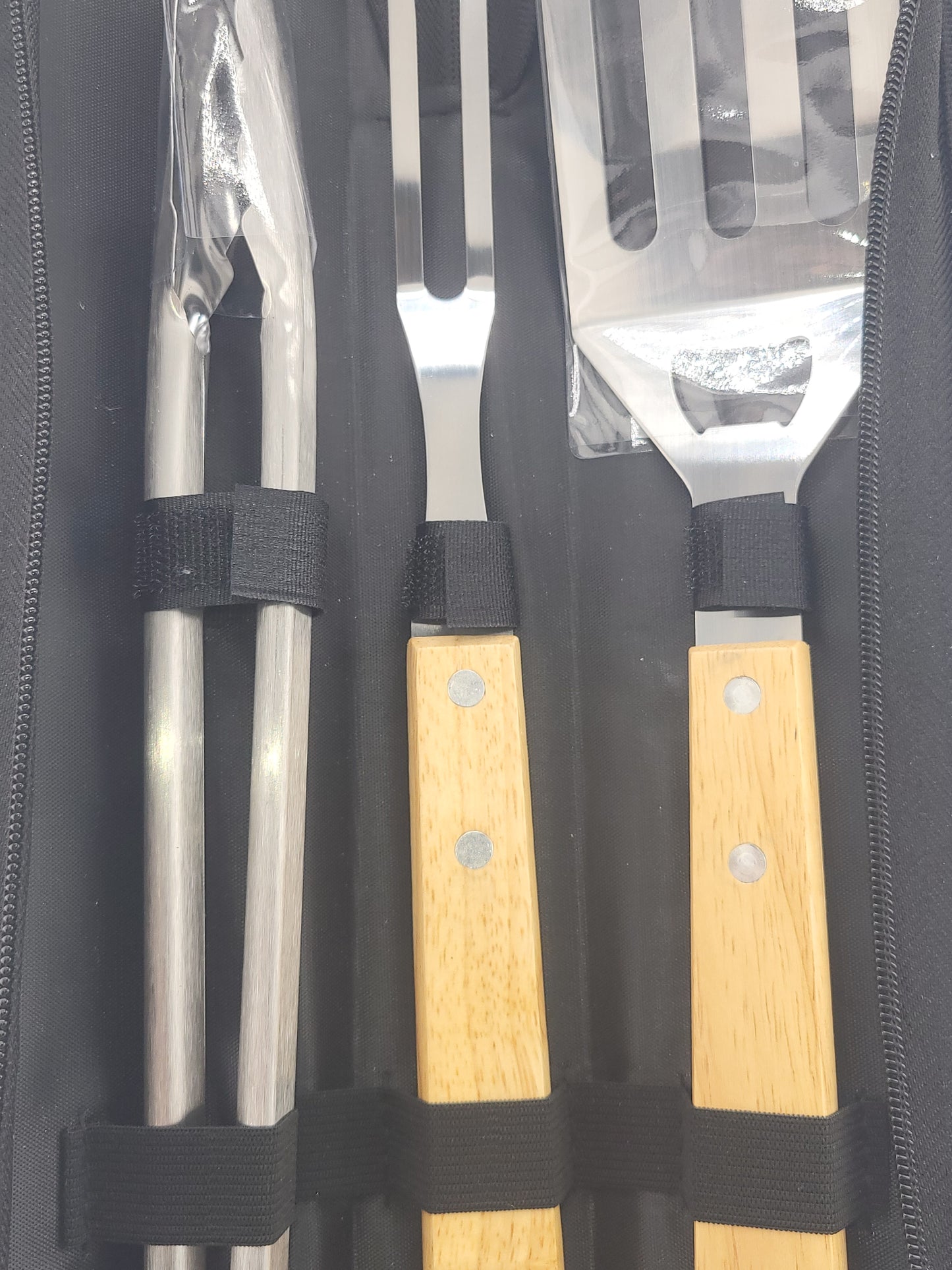 3-Piece BBQ Grill Tool Set with Wooden Handles – Tongs, Fork & Spatula in Portable Zippered Carry Case