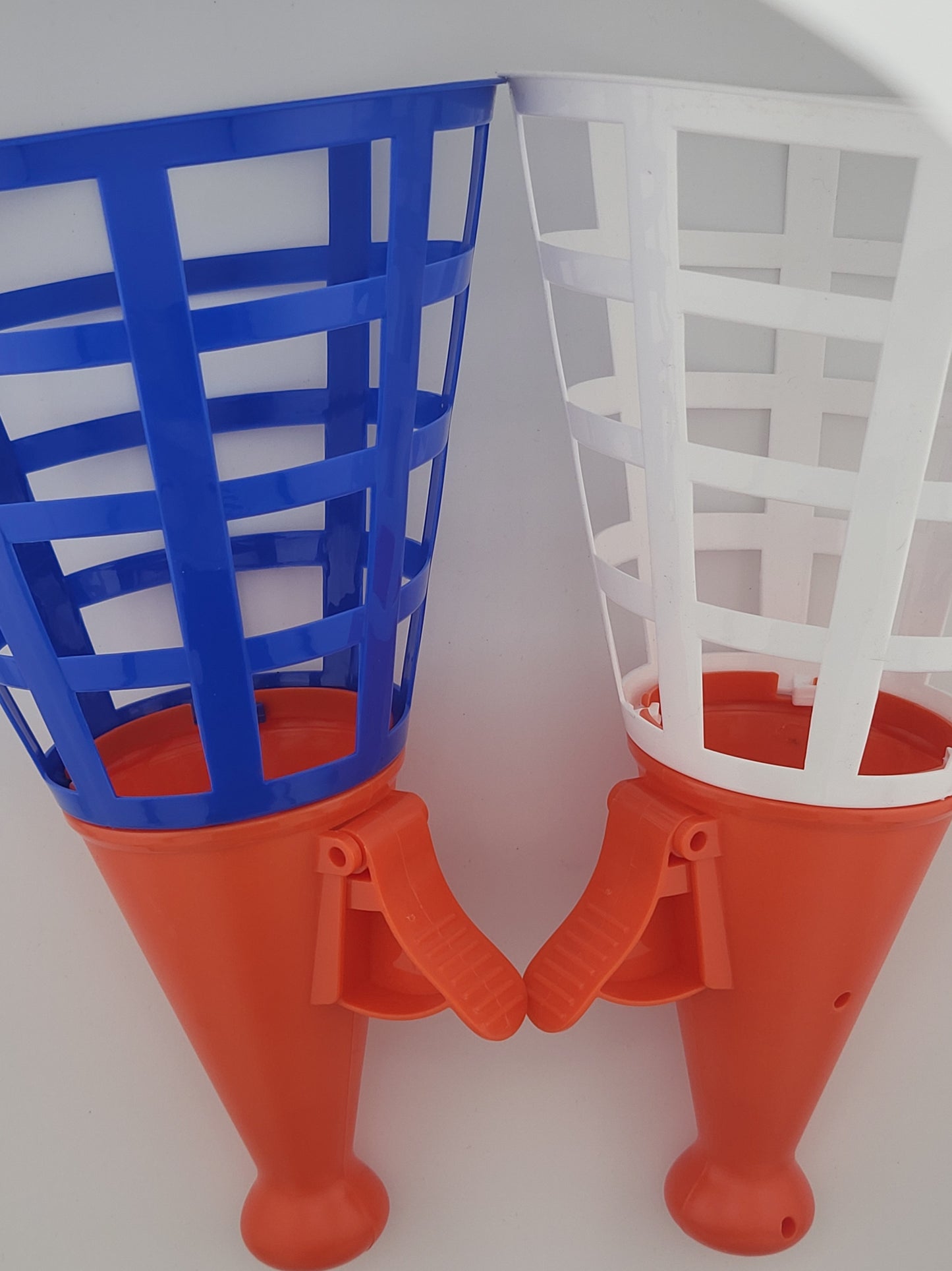 🏐 Catch Ball Toss Game Set – 2 Launchers + 1 Ball | Outdoor Family Fun Toy | Blue & White Baskets w/ Orange Handles