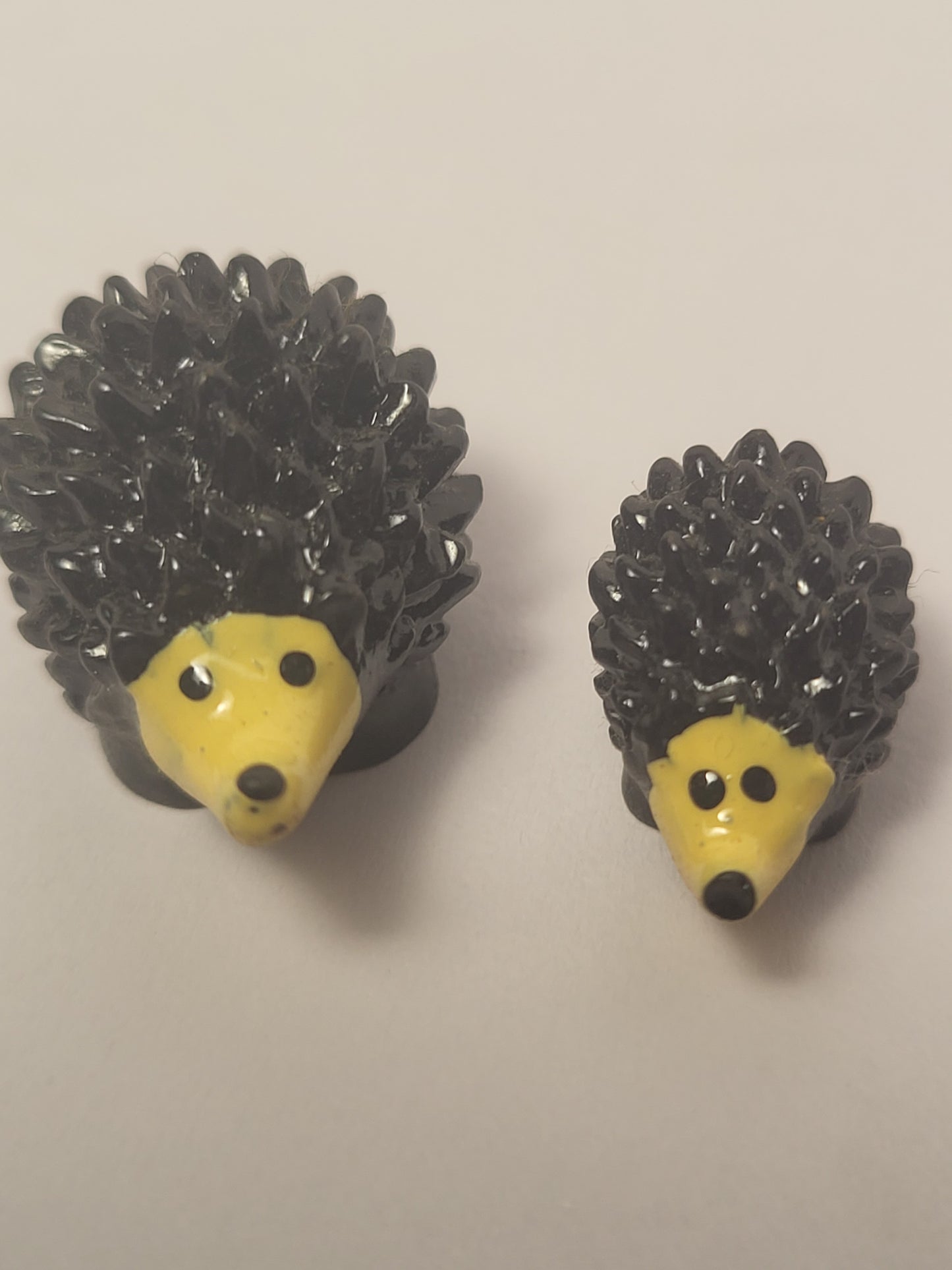 Miniature Woodland Critter & Scenery Set – Hedgehogs, Mushrooms, Tree Stumps, and More