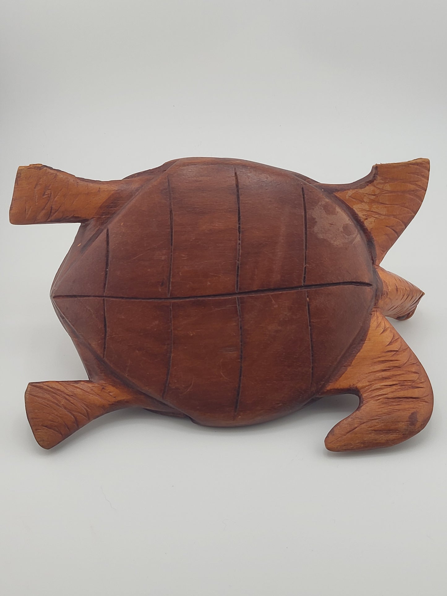 🌴 Exquisite Wooden Sea Turtle Sculpture – Detailed Hand-Carved Art Décor